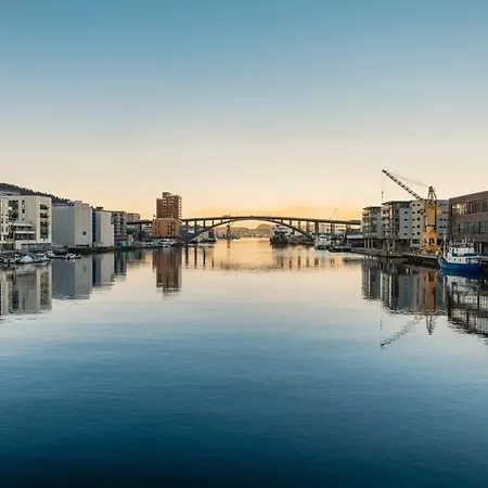 Floor Close To Grieg Hall And Town Square 度假居