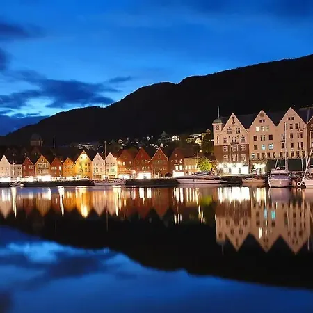 Semesterbostad Floor Close To Grieg Hall And Town Square *