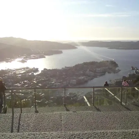 Floor Close To Grieg Hall And Town Square * 卑爾根