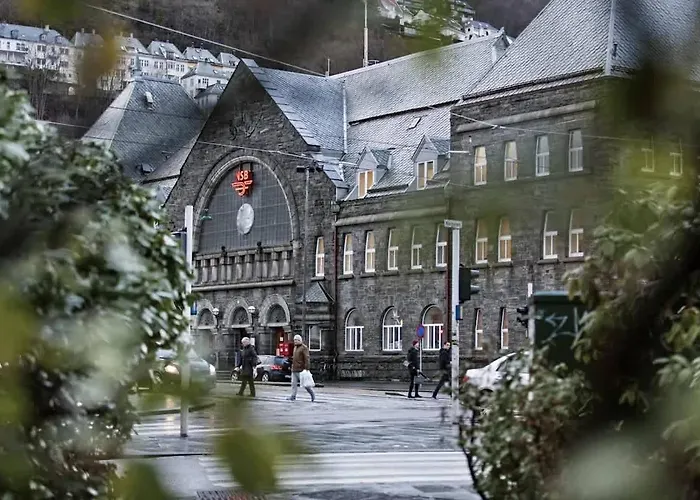 Floor Close To Grieg Hall And Town Square *