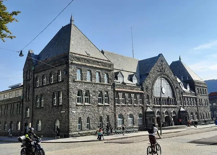 Dom wakacyjny Floor Close To Grieg Hall And Town Square