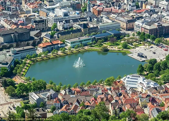 Floor Close To Grieg Hall And Town Square Dom wakacyjny *